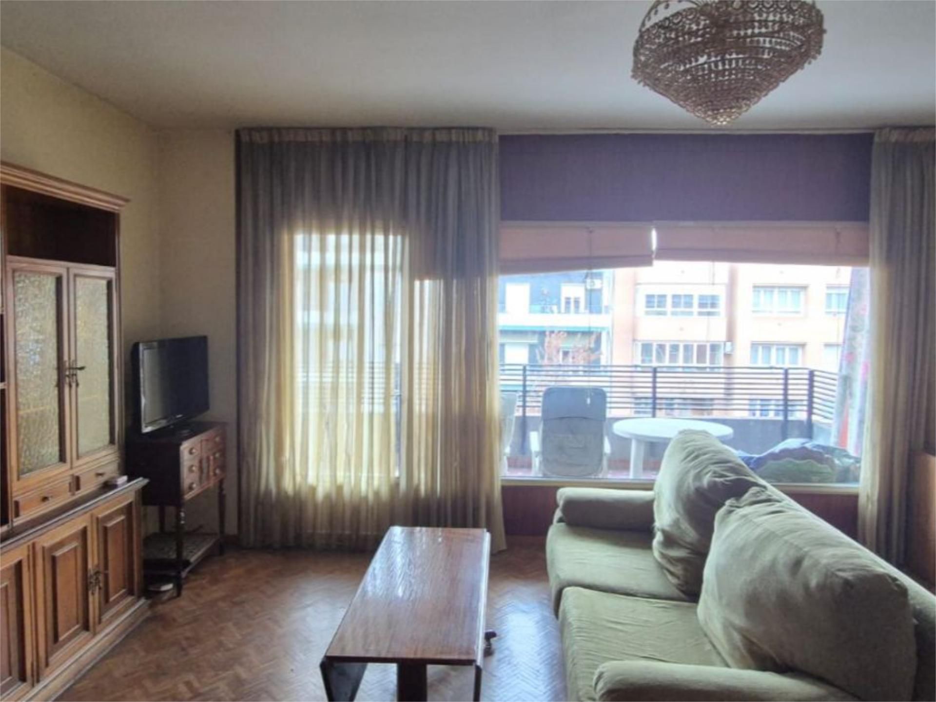 Sala d'estar de Pis en venda en Talavera de la Reina amb Aire condicionat, Terrassa i Balcó