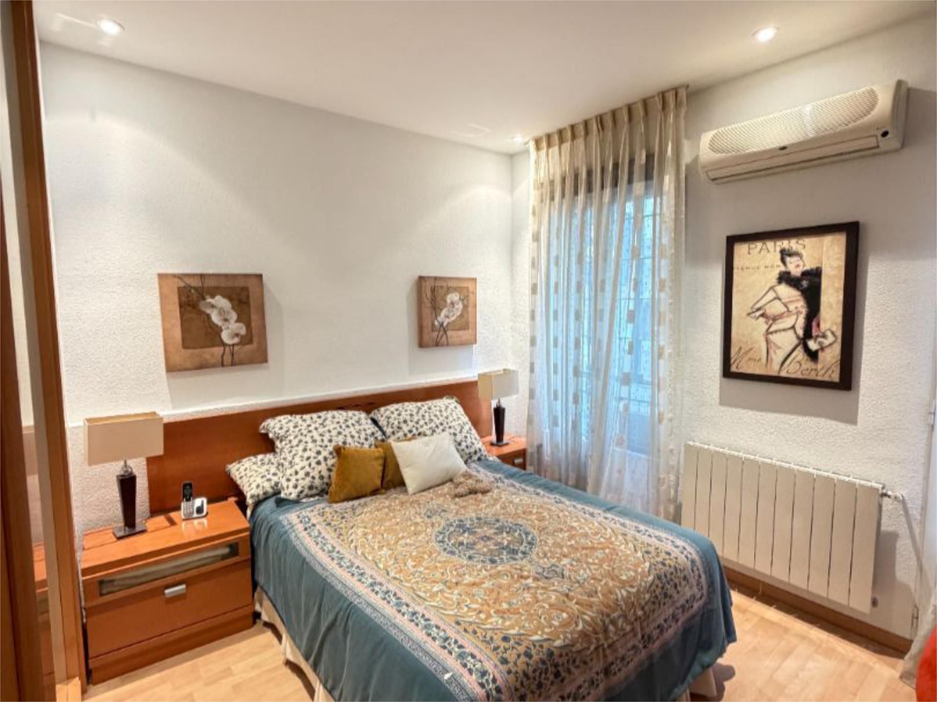 Bedroom of Flat to rent in  Madrid Capital  with Air Conditioner, Heating and Parquet flooring