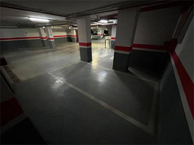 Garaje en Alquiler en Rosaleda - Juventud