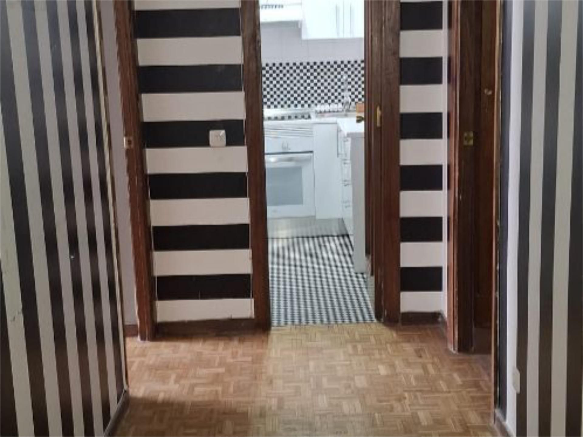 Kitchen of Flat to rent in  Madrid Capital  with Air Conditioner, Heating and Private garden