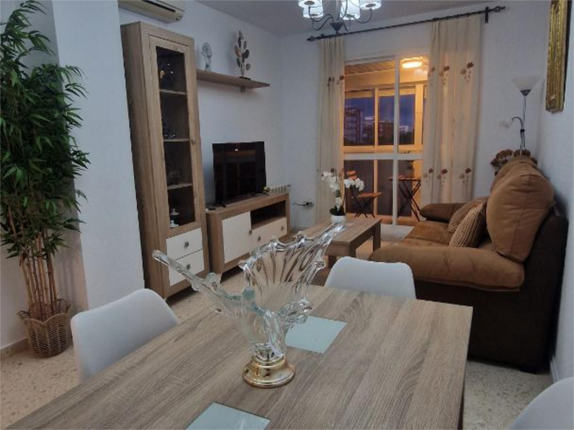 Sala d'estar de Pis de lloguer en Badajoz Capital amb Aire condicionat, Calefacció i Moblat