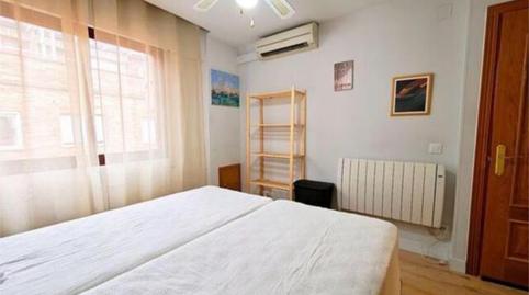 Foto 2 de Piso de alquiler en Universidad - Malasaña,  Madrid Capital