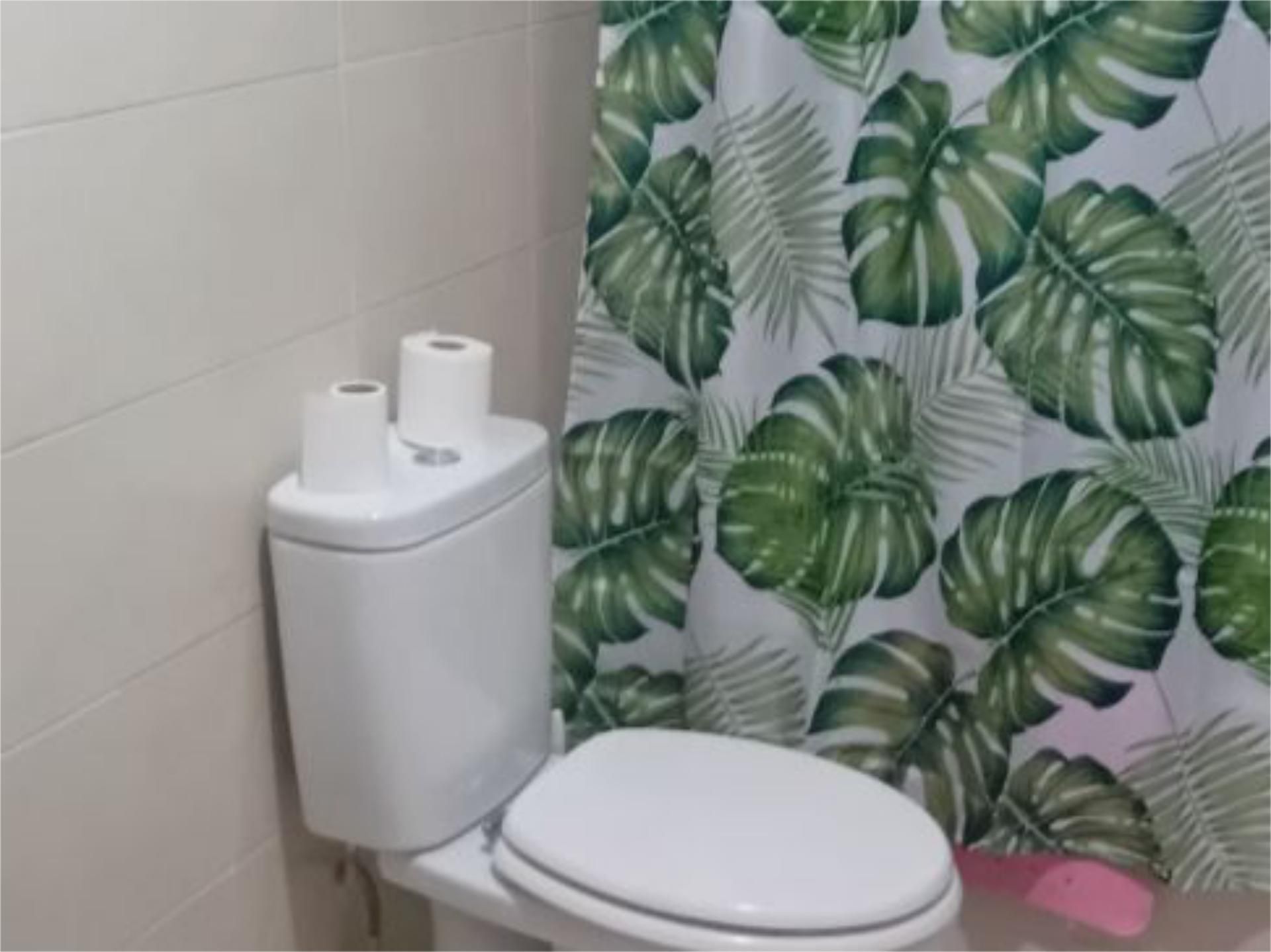 Baño de Piso de alquiler en Alhendín con Calefacción y Parquet