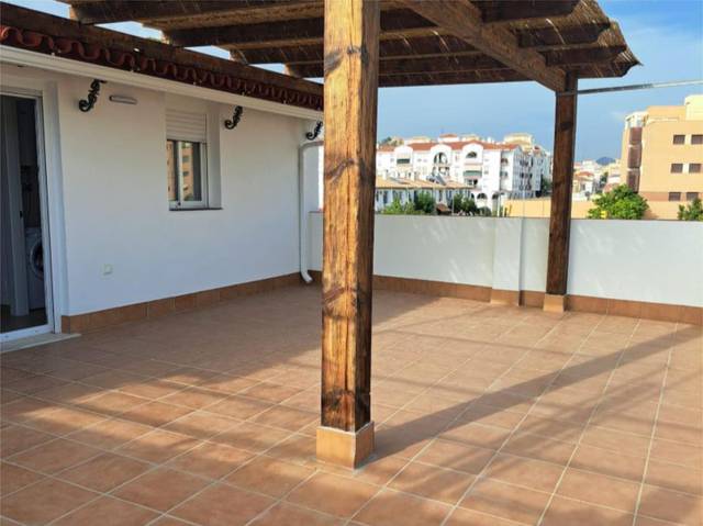 Piso en Alquiler en Calle Juan Juliani, 25 en El Cónsul - Ciudad Universitaria - El Romeral