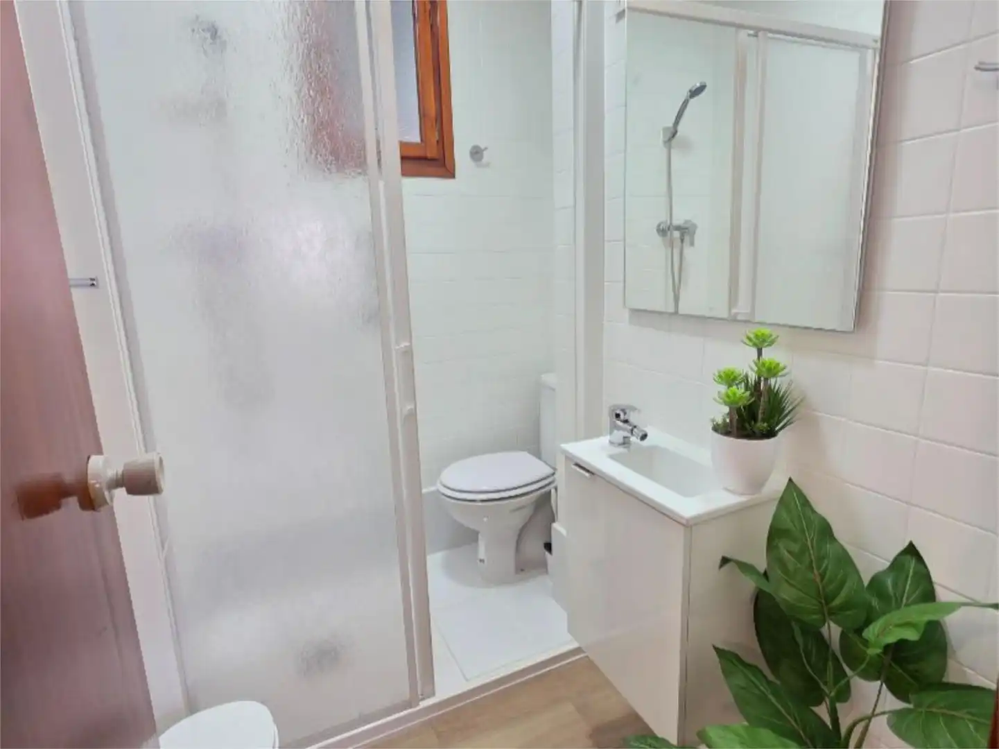 Bathroom of Flat for share in Villena  with Furnished and Balcony