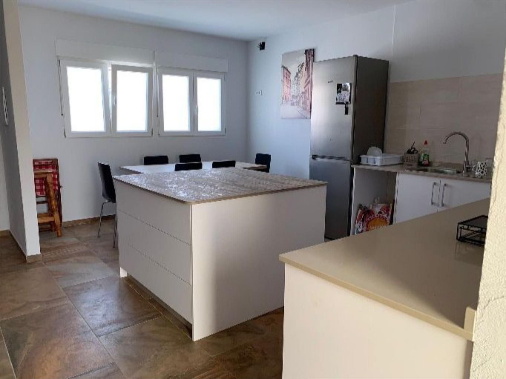 Cuina de Casa adosada en venda en Elda amb Aire condicionat, Calefacció i Moblat