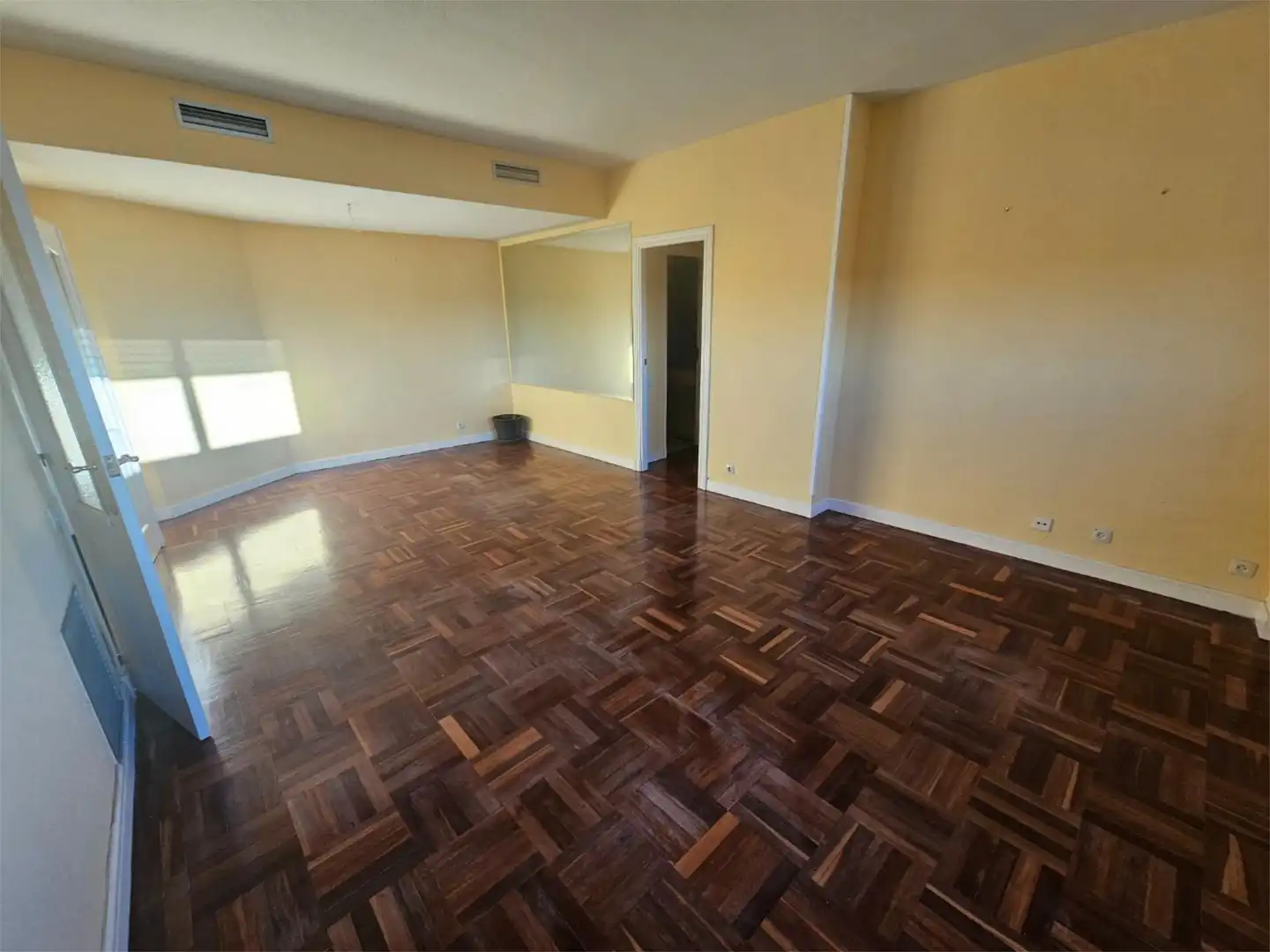 Piso en venta en Plaza Constitución, 12, Argés Sala de estar de Piso en venta en Argés con Aire acondicionado y Piscina