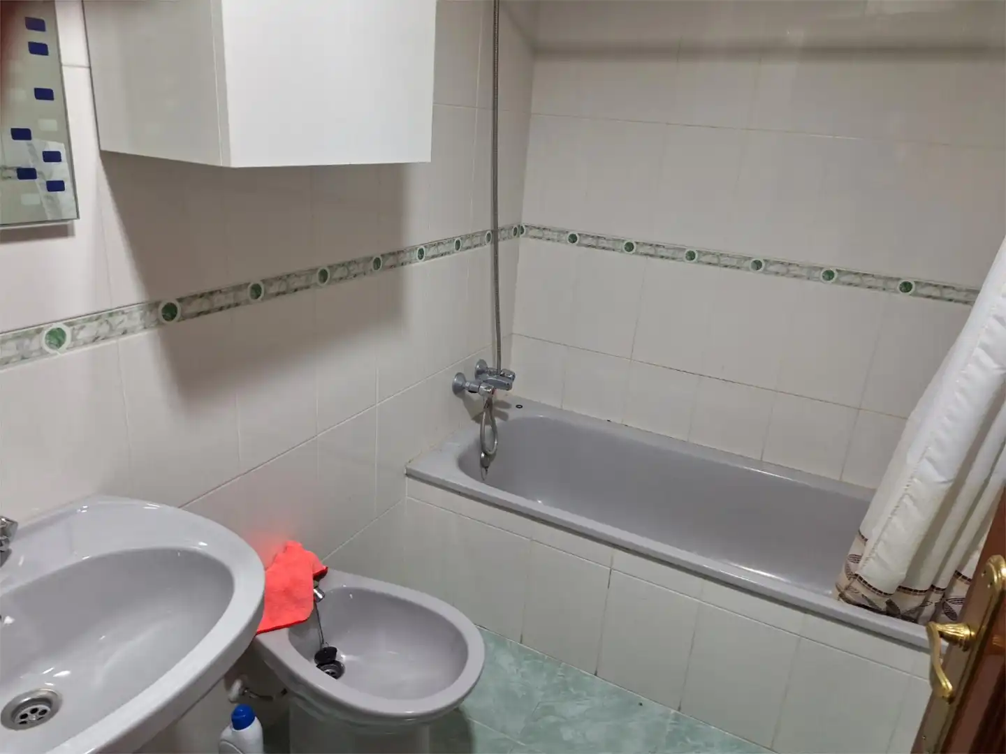 Wohnung zum Verkauf in Avenida de Andalucía, 73, Santa Isabel Badezimmer von Wohnung zum Verkauf in Jaén mit Klimaanlage, Heizung und Terrasse
