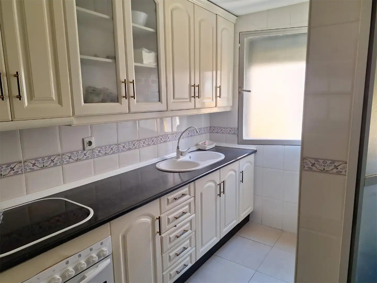 Wohnung zum Verkauf in Avenida de Andalucía, 73, Santa Isabel Küche von Wohnung zum Verkauf in Jaén mit Klimaanlage, Heizung und Terrasse