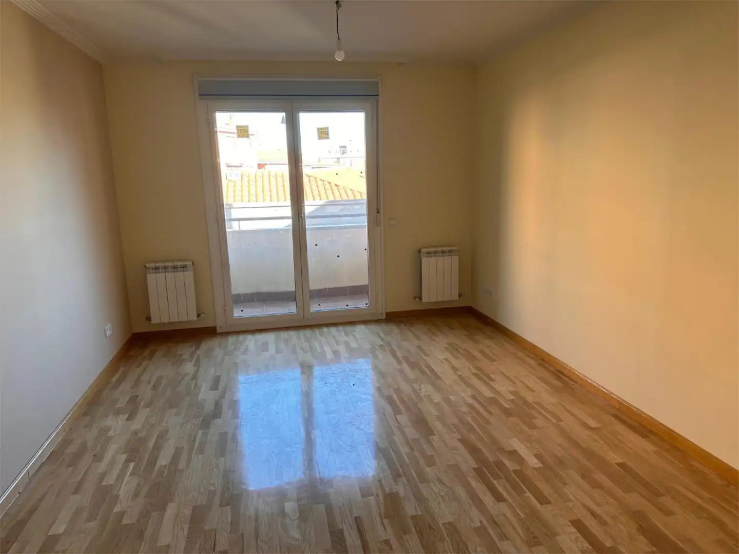 Piso en venta en Calle Fuentelarreina, 9, La Pantoja Habitación de Piso en venta en Zamora Capital con Calefacción, Terraza y Balcón