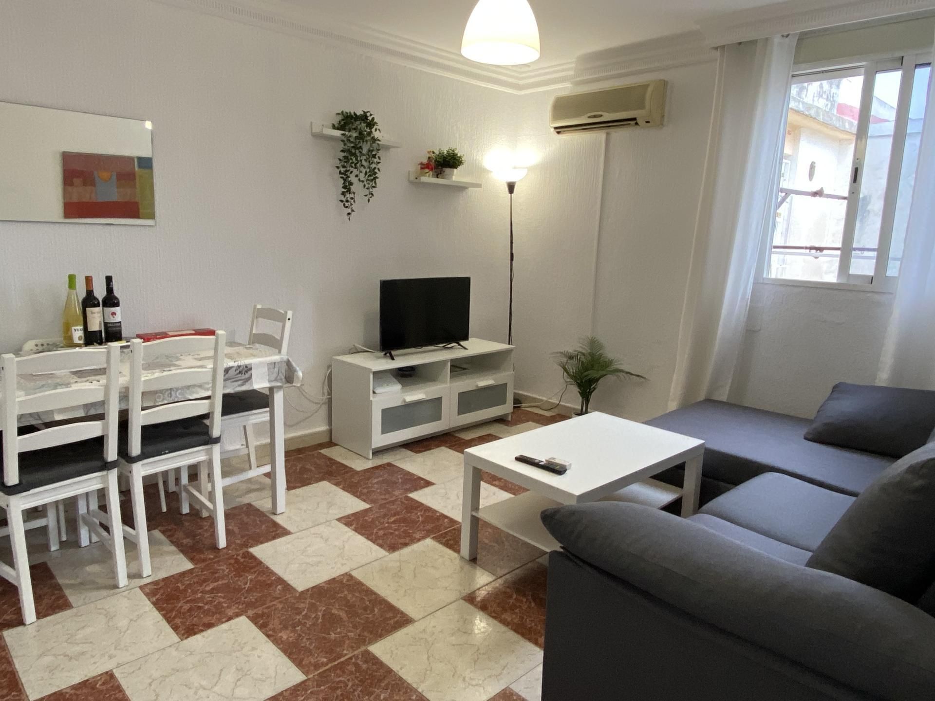 Sala d'estar de Pis en venda en Jerez de la Frontera amb Aire condicionat, Parquet i Moblat