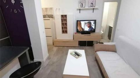 Foto 2 de Apartamento de alquiler en Carranque - Haza Cuevas, Málaga Capital