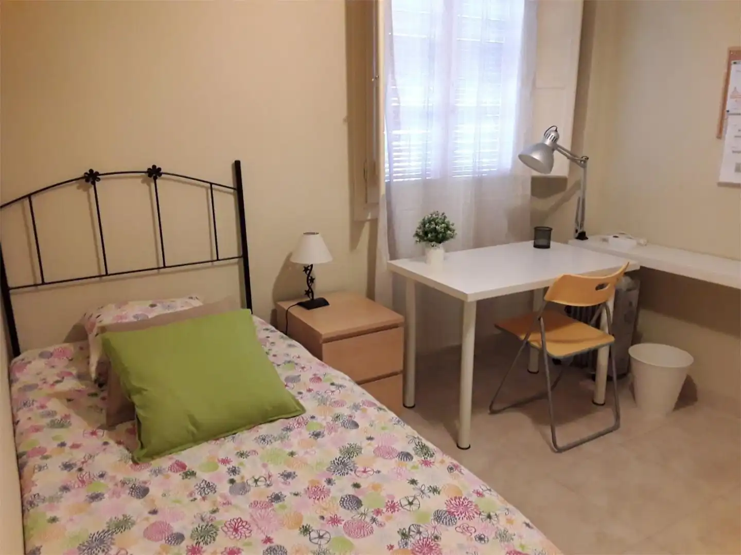 Habitación en Calle Juan Sebastián Elcano, 25, Los Remedios Habitación en Calle Juan Sebastián Elcano, 25, Los Remedios
