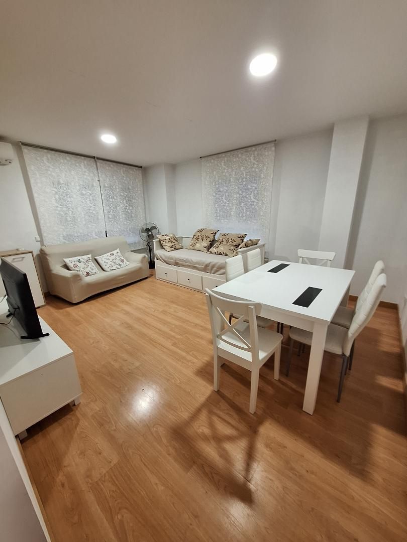 Piso de alquiler en Calle del Periodista Ricardo Ortega, 22, Centro