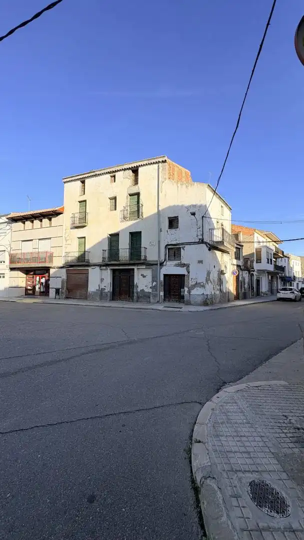 Casa adosada en venda a Plaça Major, 6, Bellcaire d'Urgell Vista exterior de Casa adosada en venda en Bellcaire d'Urgell amb Terrassa i Balcó