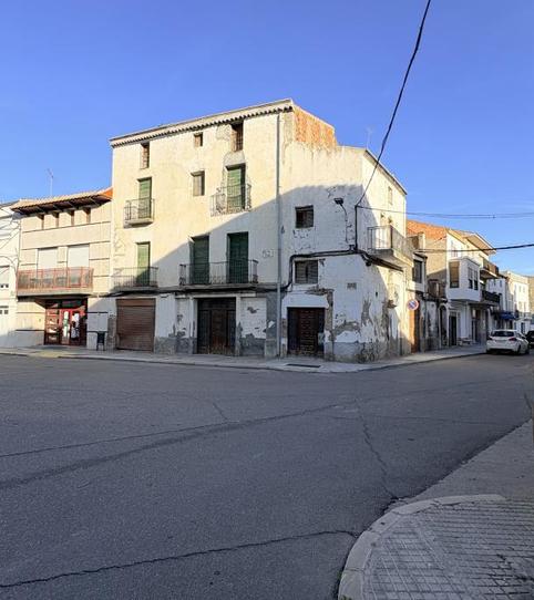 Foto 2 de Casa adosada en venda a Plaça Major, 6, Bellcaire d'Urgell, Lleida