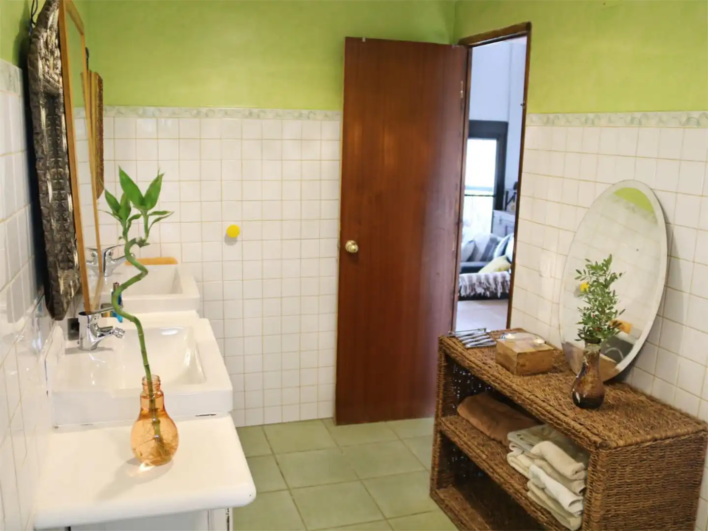 Flat for sale in Avenida de la Cornisa, 42, Los Lagos Bathroom of Flat for sale in Guillena with Air Conditioner, Heating and Private garden