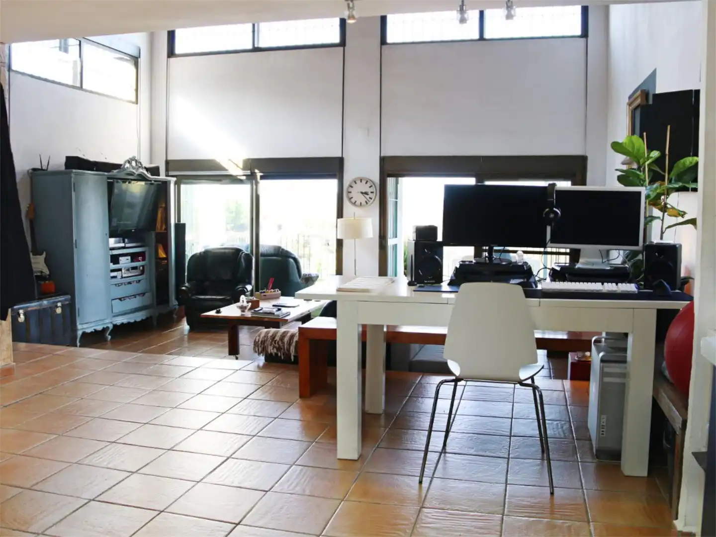 Flat for sale in Avenida de la Cornisa, 42, Los Lagos Living room of Flat for sale in Guillena with Air Conditioner, Heating and Private garden