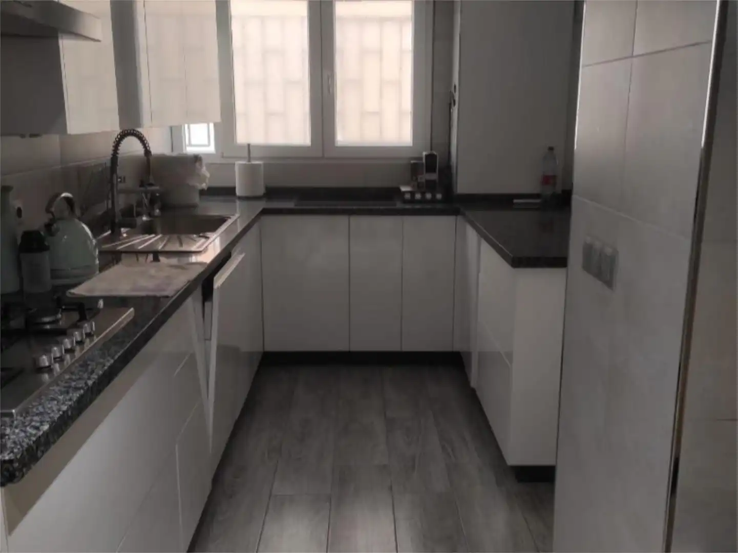 Wohnung zum Verkauf in Calle Sinaí, 3, Mangas Verdes - Las Flores - Parque del Sur Küche von Wohnung zum Verkauf in Málaga Capital mit Klimaanlage