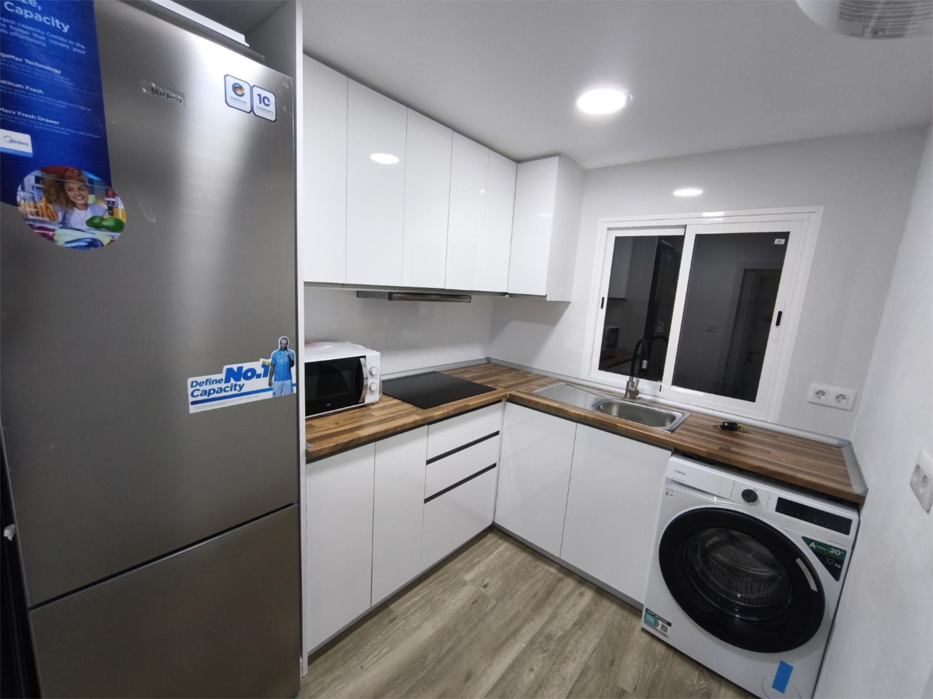 Kitchen of Flat to share in Las Palmas de Gran Canaria  with Parquet flooring, Terrace and Furnished