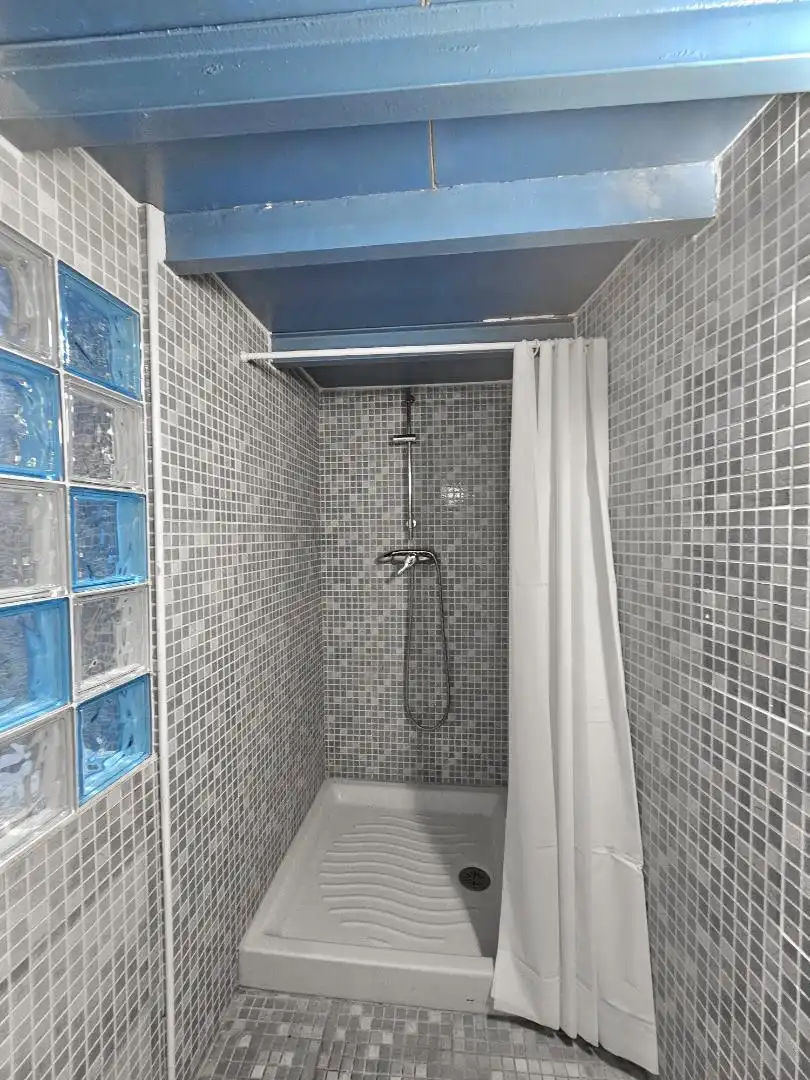 Flat for sale in Calle Cochera, Centro Bathroom of Flat for sale in Salobreña with Air Conditioner, Heating and Oven