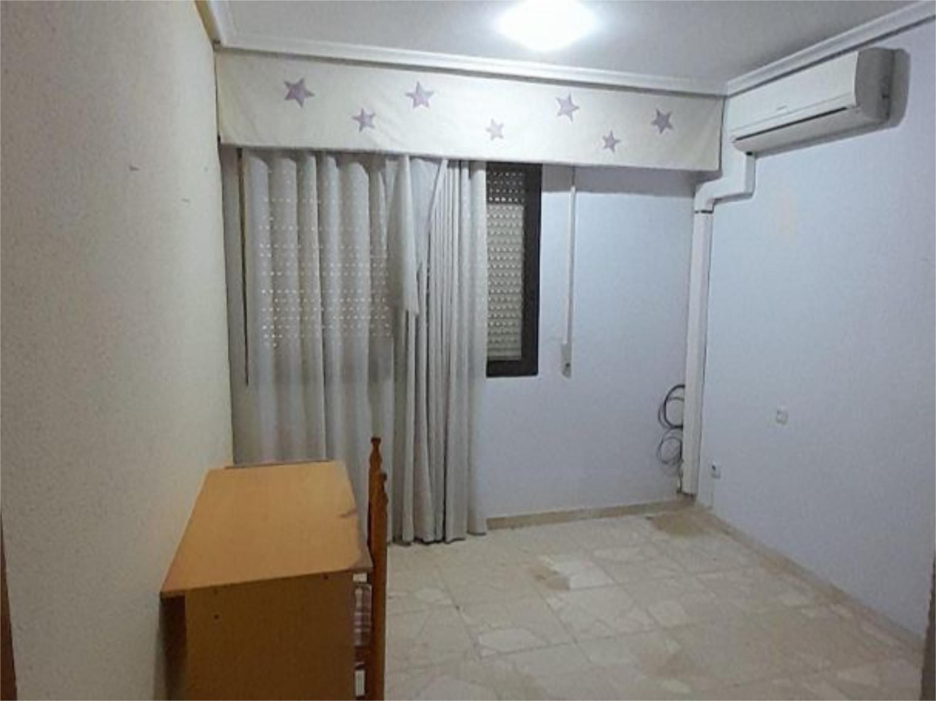 Dormitori de Pis per a compartir en Villacañas amb Aire condicionat, Calefacció i Moblat