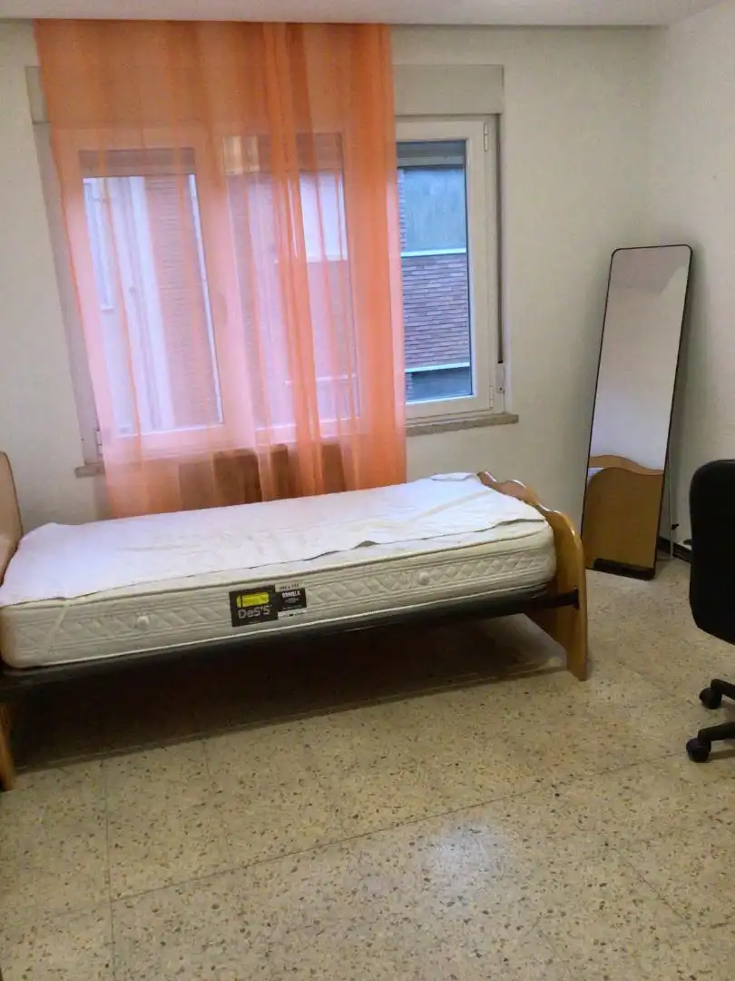 Habitación en Calle Gómez Arias, 1, Vidal Habitación de Piso para compartir en Salamanca con Calefacción, Terraza y Amueblado