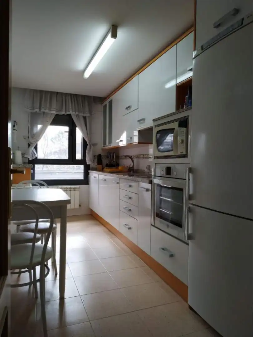 Piso en venta en Calle Arribes del Duero, 2, Hospital Nuevo Cocina de Piso en venta en Valladolid con Calefacción, Jardín privado y Parquet