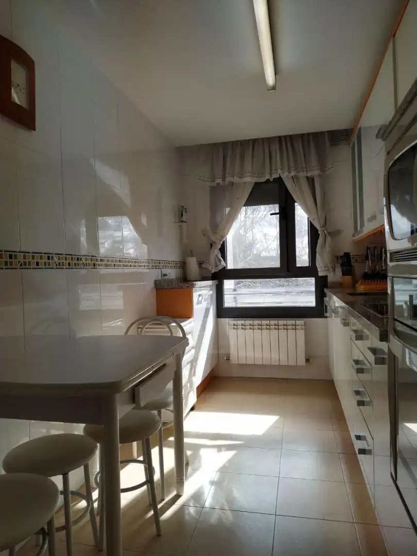 Piso en venta en Calle Arribes del Duero, 2, Hospital Nuevo Cocina de Piso en venta en Valladolid con Calefacción, Jardín privado y Parquet