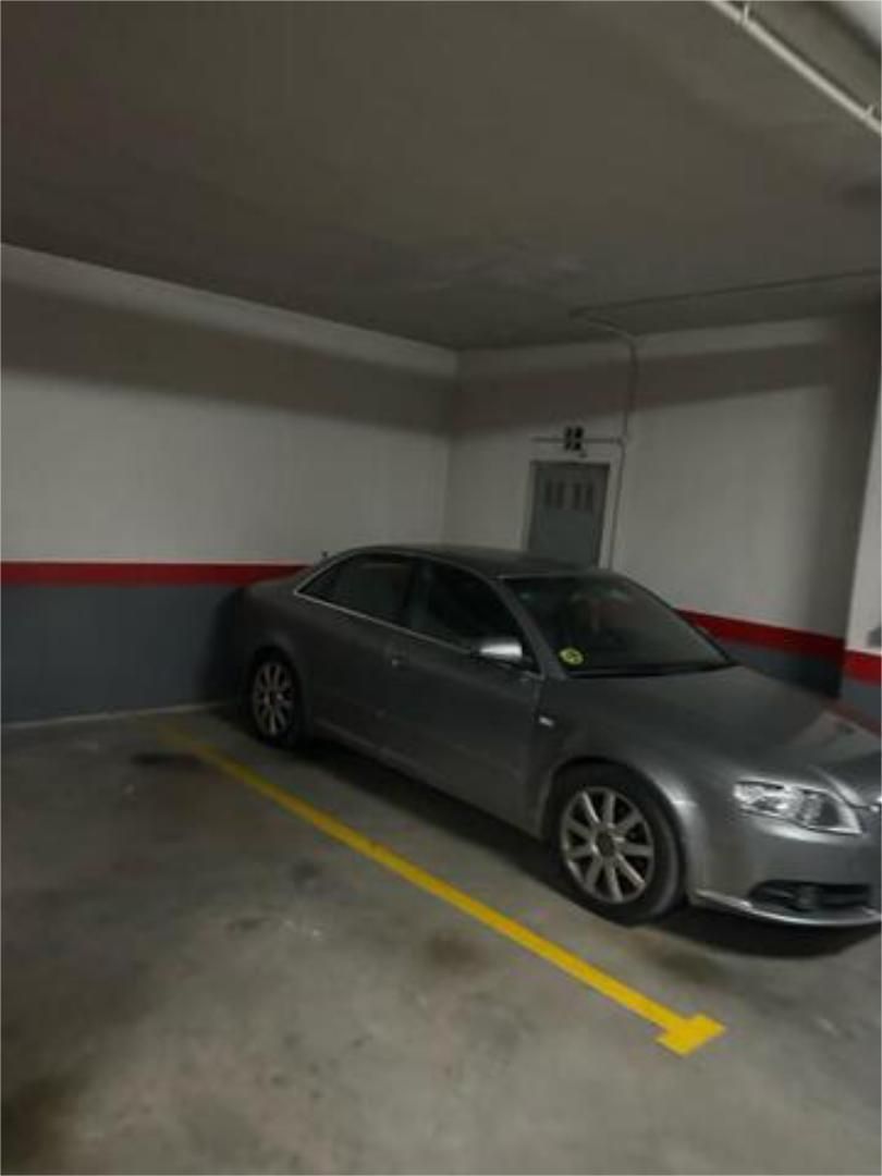 Parking of Garage to rent in Manises