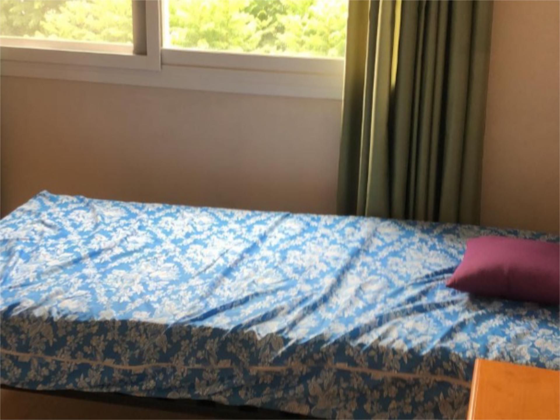 Dormitori de Pis per a compartir en Marbella amb Terrassa, Moblat i Videoporter