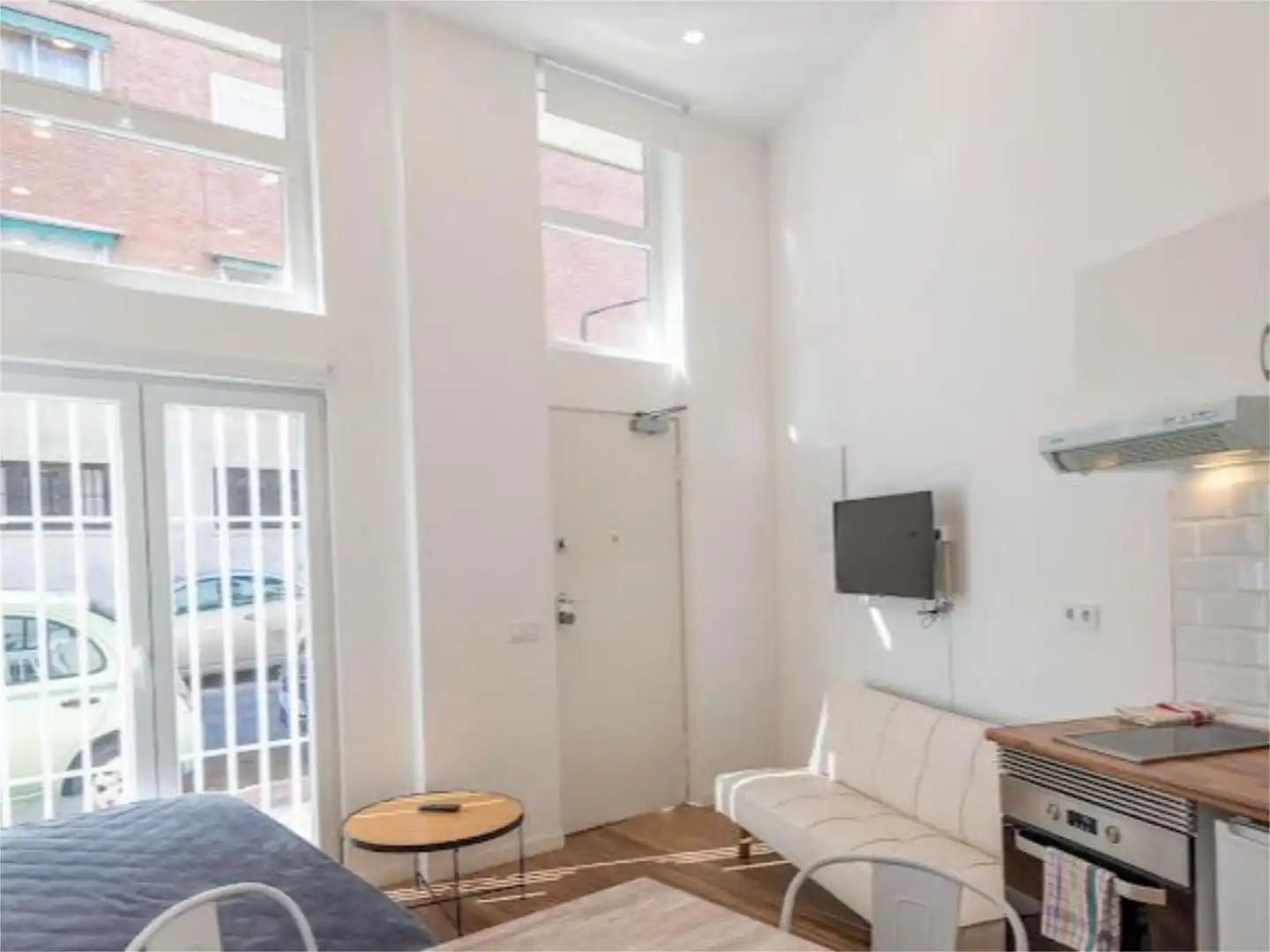 Piso en venta en Calle del Espinar, 7, Vista Alegre Piso en venta en Madrid con Calefacción y Amueblado