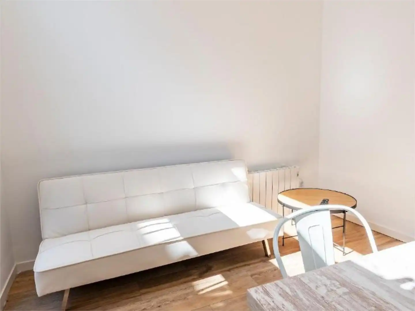 Piso en venta en Calle del Espinar, 7, Vista Alegre Sala de estar de Piso en venta en Madrid con Calefacción y Amueblado