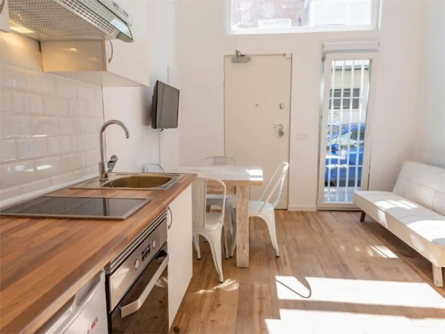 Piso en venta en Calle del Espinar, 7, Vista Alegre Cocina de Piso en venta en Madrid con Calefacción y Amueblado