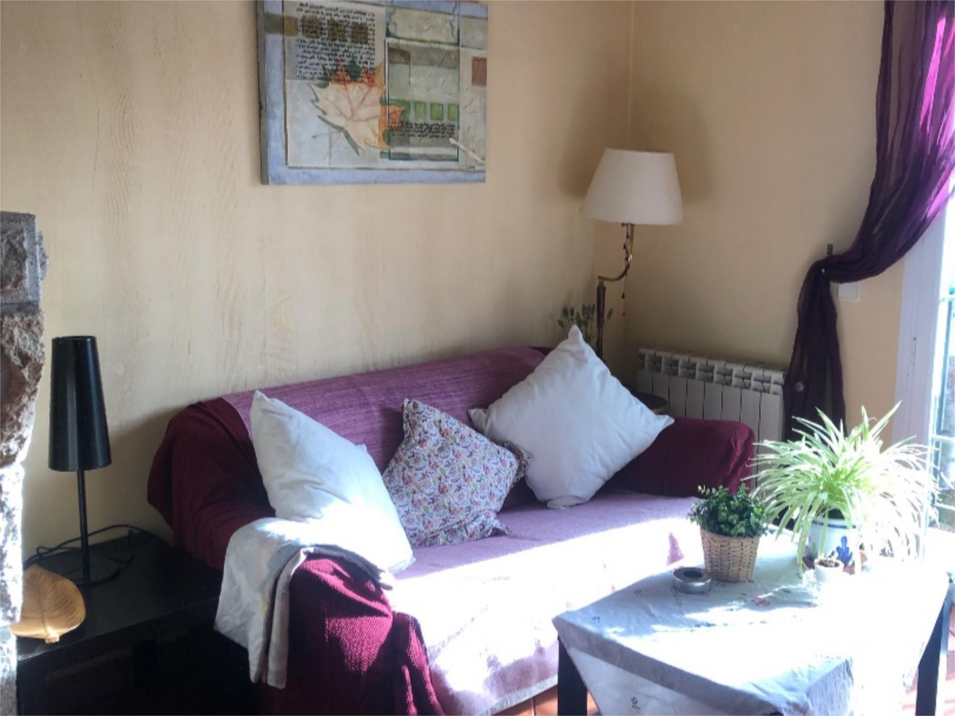 Sala d'estar de Finca rústica de lloguer en Canencia amb Calefacció, Jardí privat i Traster