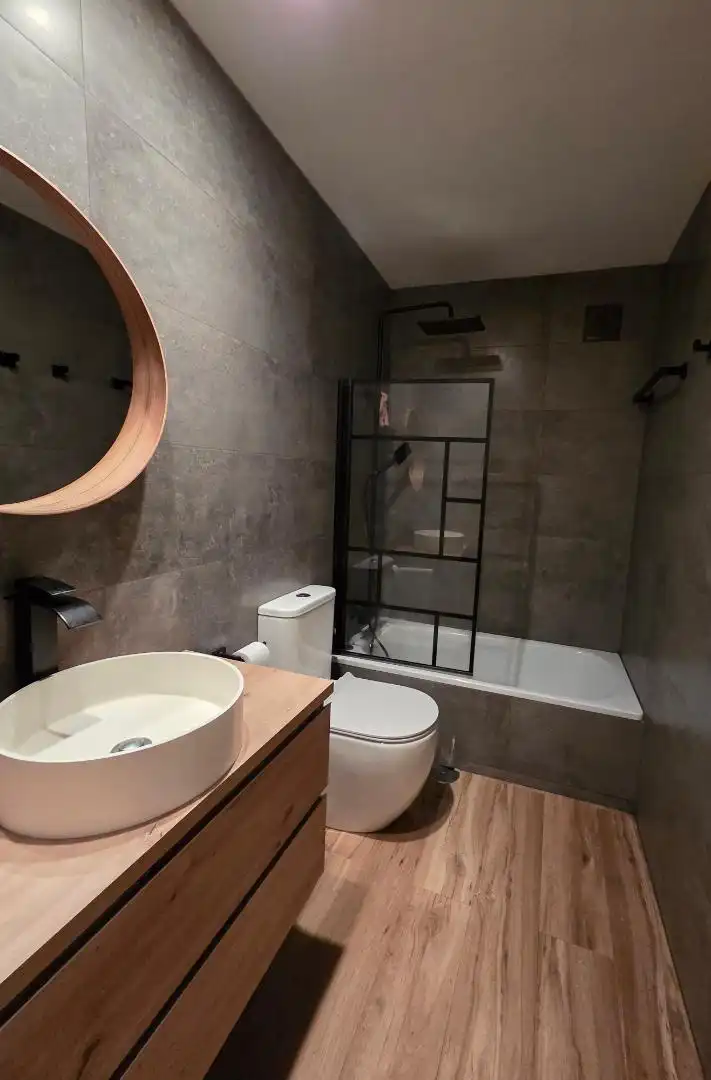 Bathroom of Office for rent in Madrid