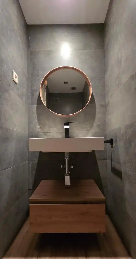 Bathroom of Office for rent in Madrid