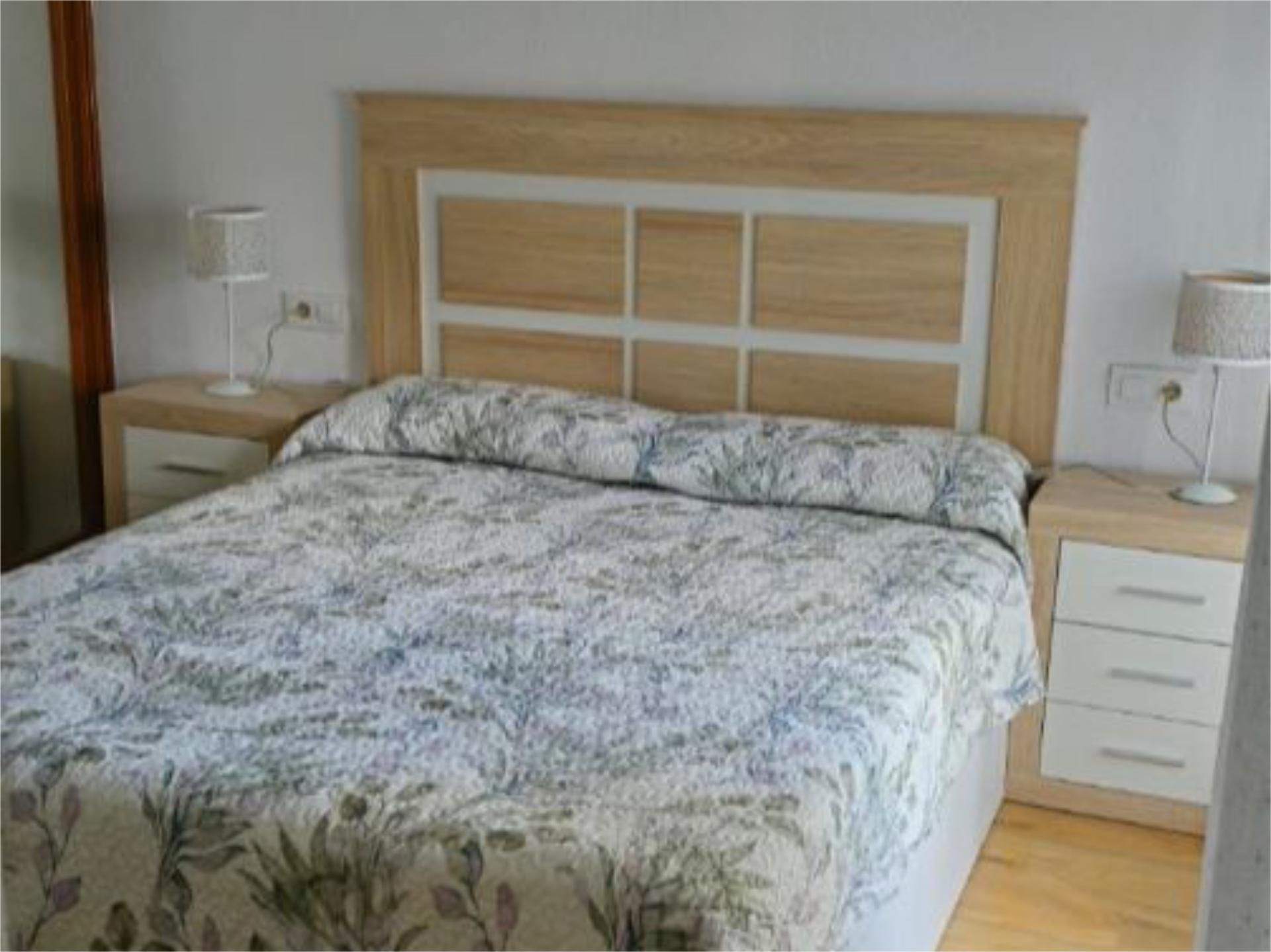 Dormitori de Pis de lloguer en  Almería Capital amb Aire condicionat, Calefacció i Parquet