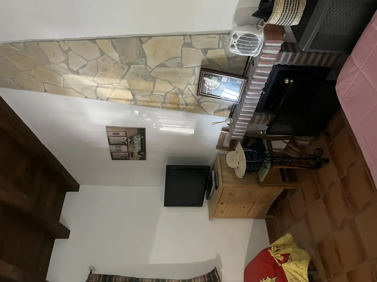 Finca rústica de alquiler en Diseminado Diseminados, 21, Benamargosa Sala de estar de Finca rústica de alquiler en Benamargosa con Aire acondicionado, Calefacción y Jardín privado