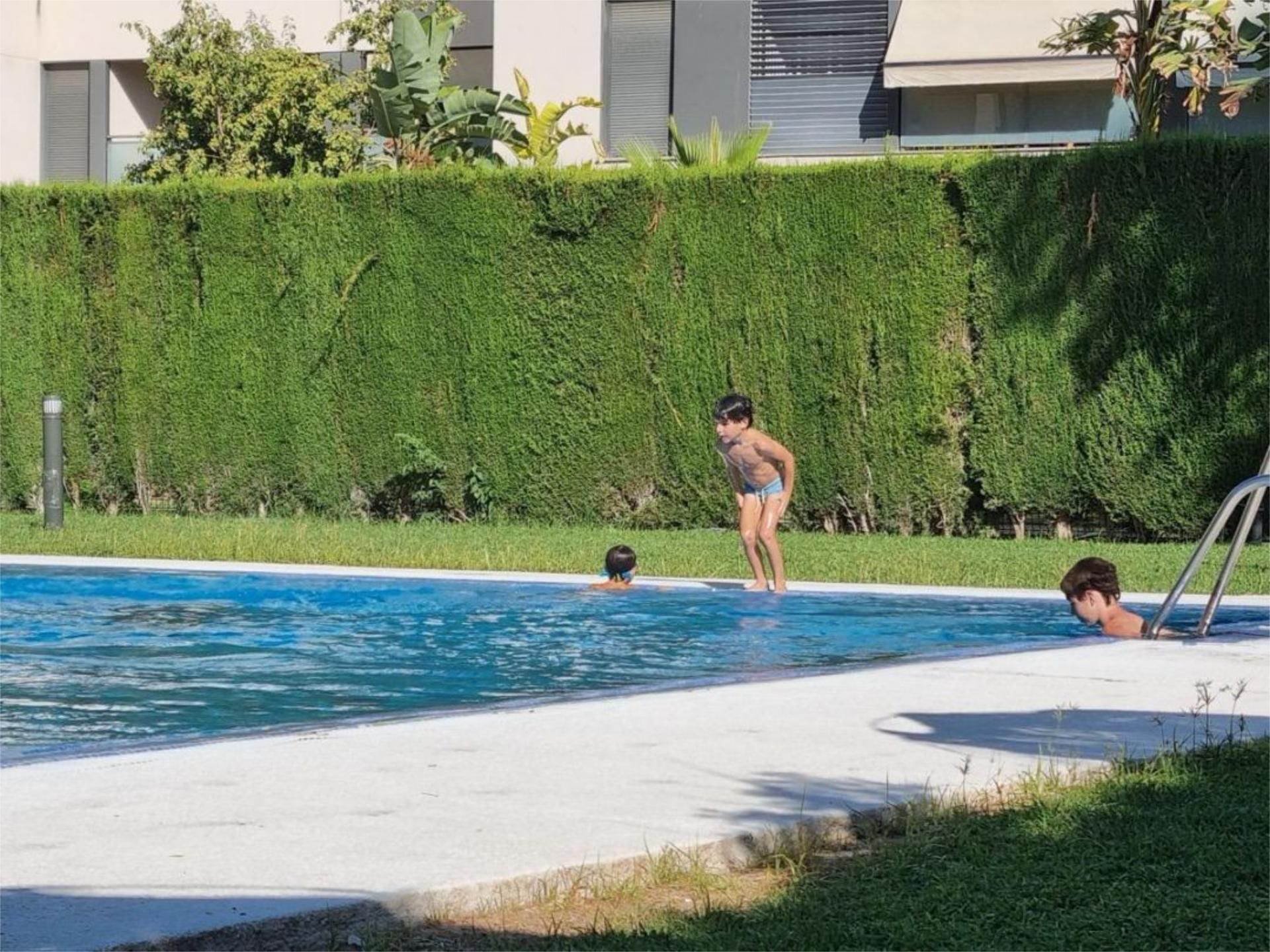 Piscina de Pis de lloguer en Jerez de la Frontera amb Aire condicionat, Piscina i Balcó