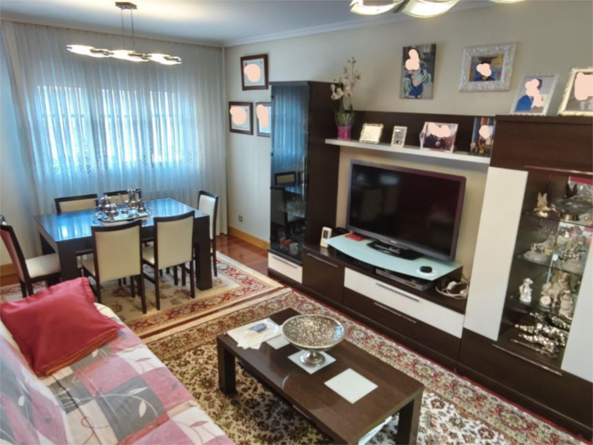 Sala d'estar de Pis en venda en Santurtzi  amb Calefacció, Parquet i Terrassa