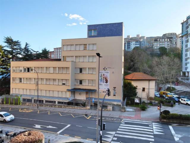 Piso en Venta en Sor Natividad Homedes Kalea, 16B en Las Viñas