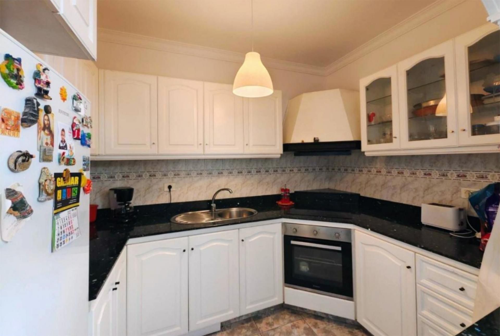 Kitchen of Flat to share in Gáldar  with Furnished, Washing machine and Microwave