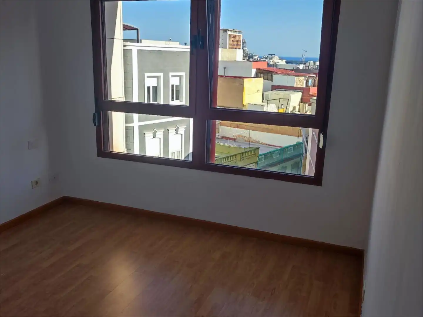 Piso en venta en Avenida Primero de Mayo, 51, Triana Habitación de Piso en venta en Las Palmas de Gran Canaria con Trastero, Parking comunitario y Videoportero
