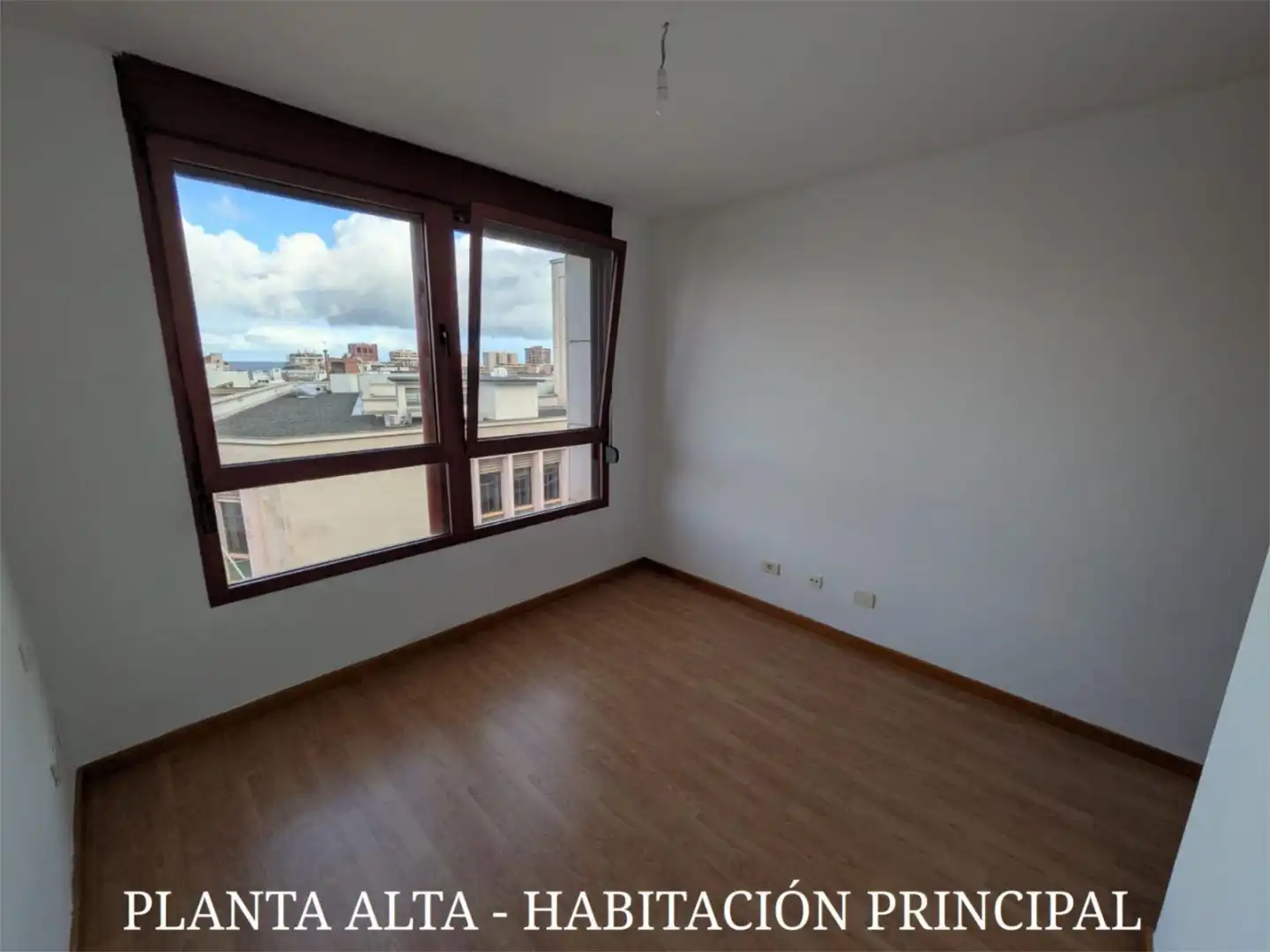 Piso en venta en Avenida Primero de Mayo, 51, Triana Habitación de Piso en venta en Las Palmas de Gran Canaria con Trastero, Parking comunitario y Videoportero