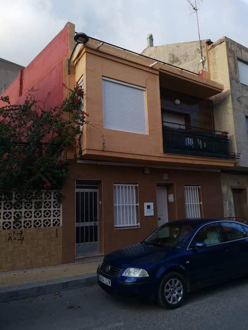 Vista exterior de Casa adosada en venda en Rafal amb Terrassa i Balcó