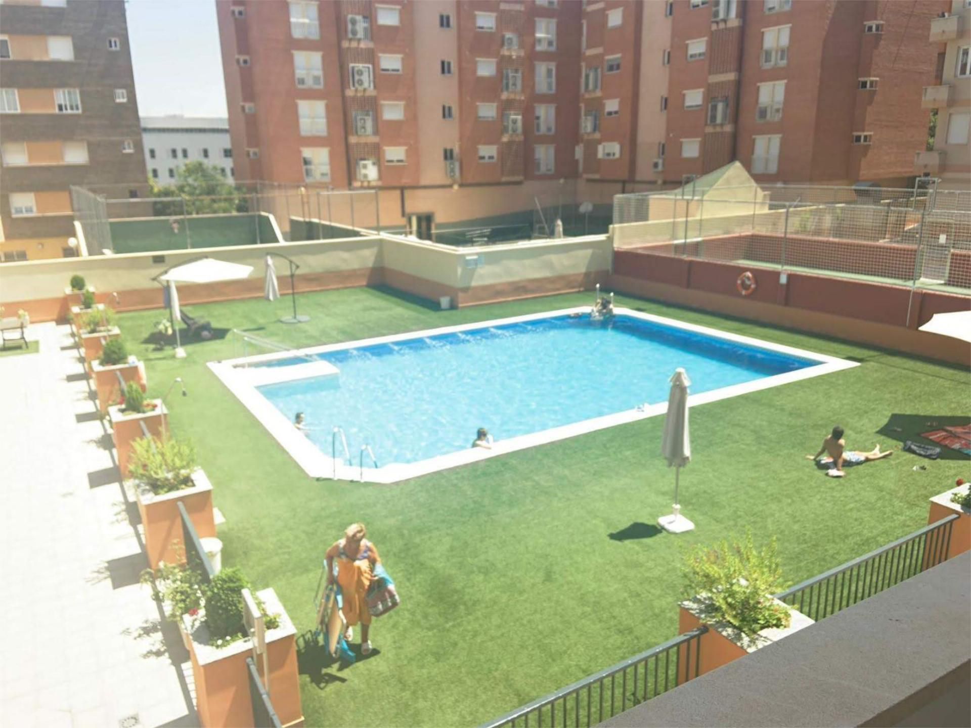 Swimming pool of Flat to rent in  Jaén Capital  with Air Conditioner, Heating and Terrace