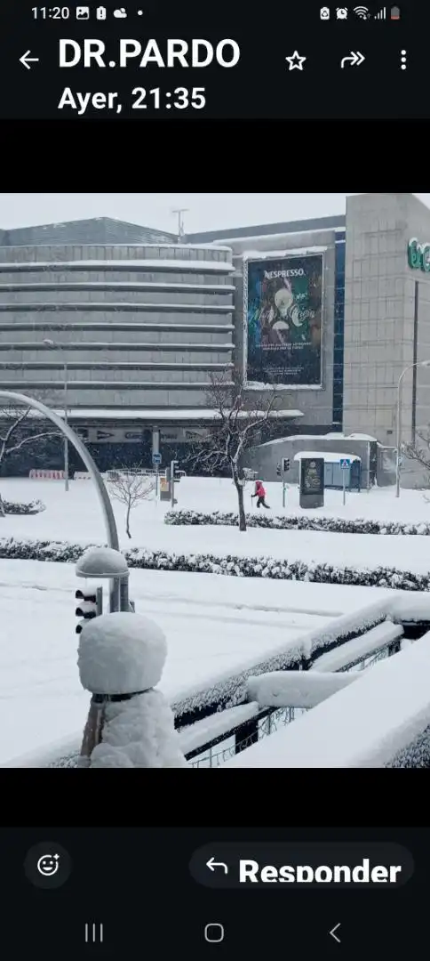 Pis en venda a Avenida de los Andes, 31, Conde Orgaz - Piovera Vista exterior de Pis en venda en Madrid amb Aire condicionat, Calefacció i Parquet