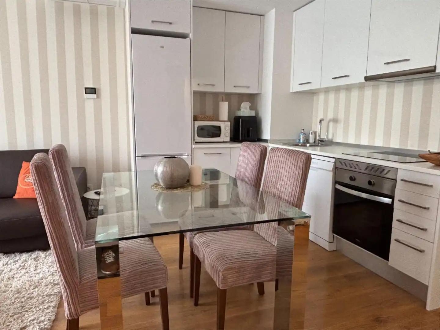 Kitchen of Flat for rent in San Sebastián de los Reyes  with Air Conditioner, Heating and Private garden