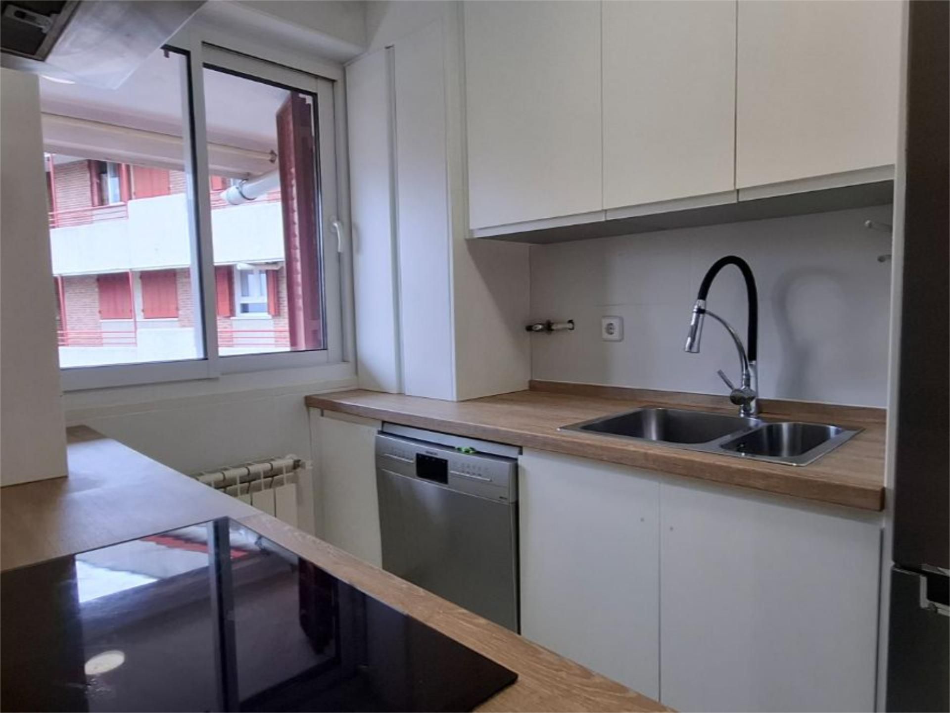 Kitchen of Flat to rent in Las Rozas de Madrid  with Air Conditioner, Heating and Parquet flooring